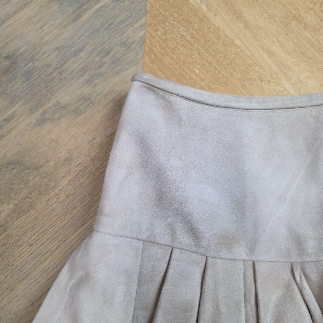 美品　ロエベ　羊革　ベージュ プリーツスカート ボタン付き　y16