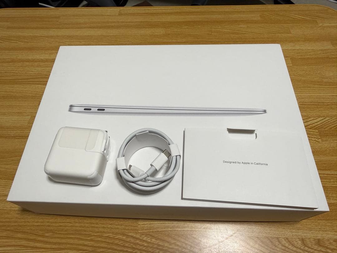 状態良好 M2 MacBook Air 2022 スターライト 付属品あり