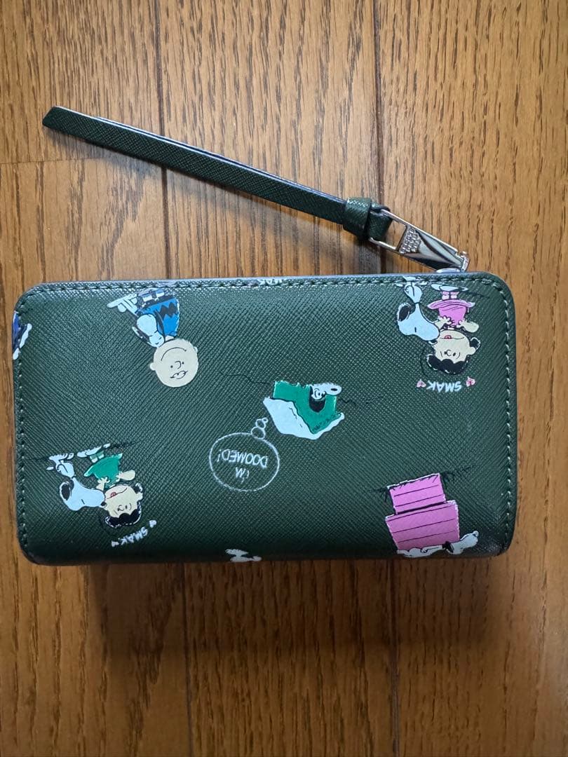 中古　マーケジェイコブス　スヌーピー　ウォレット　財布