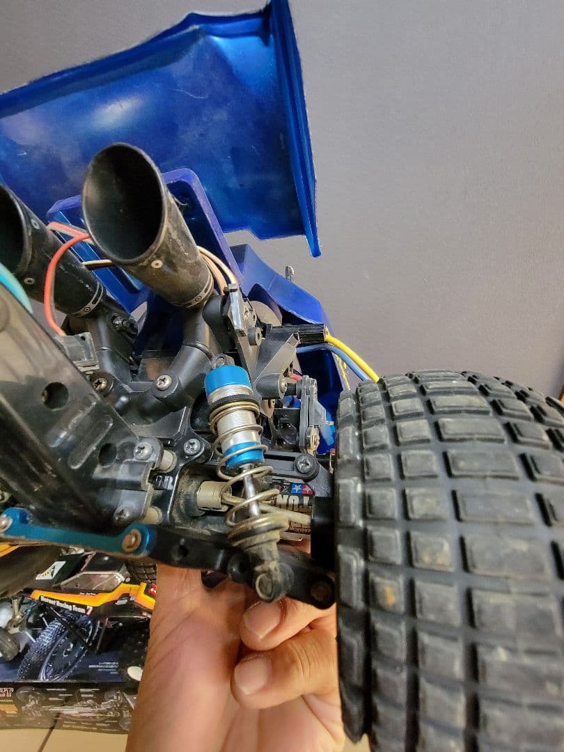 フィギュア付きオフロードRCカー