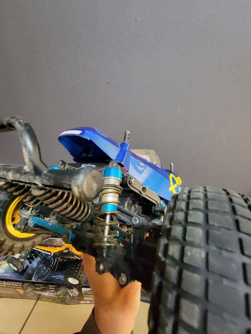 フィギュア付きオフロードRCカー