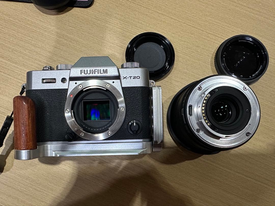 FUJIFILM X-T20 ミラーレス一眼 本体とレンズ付き