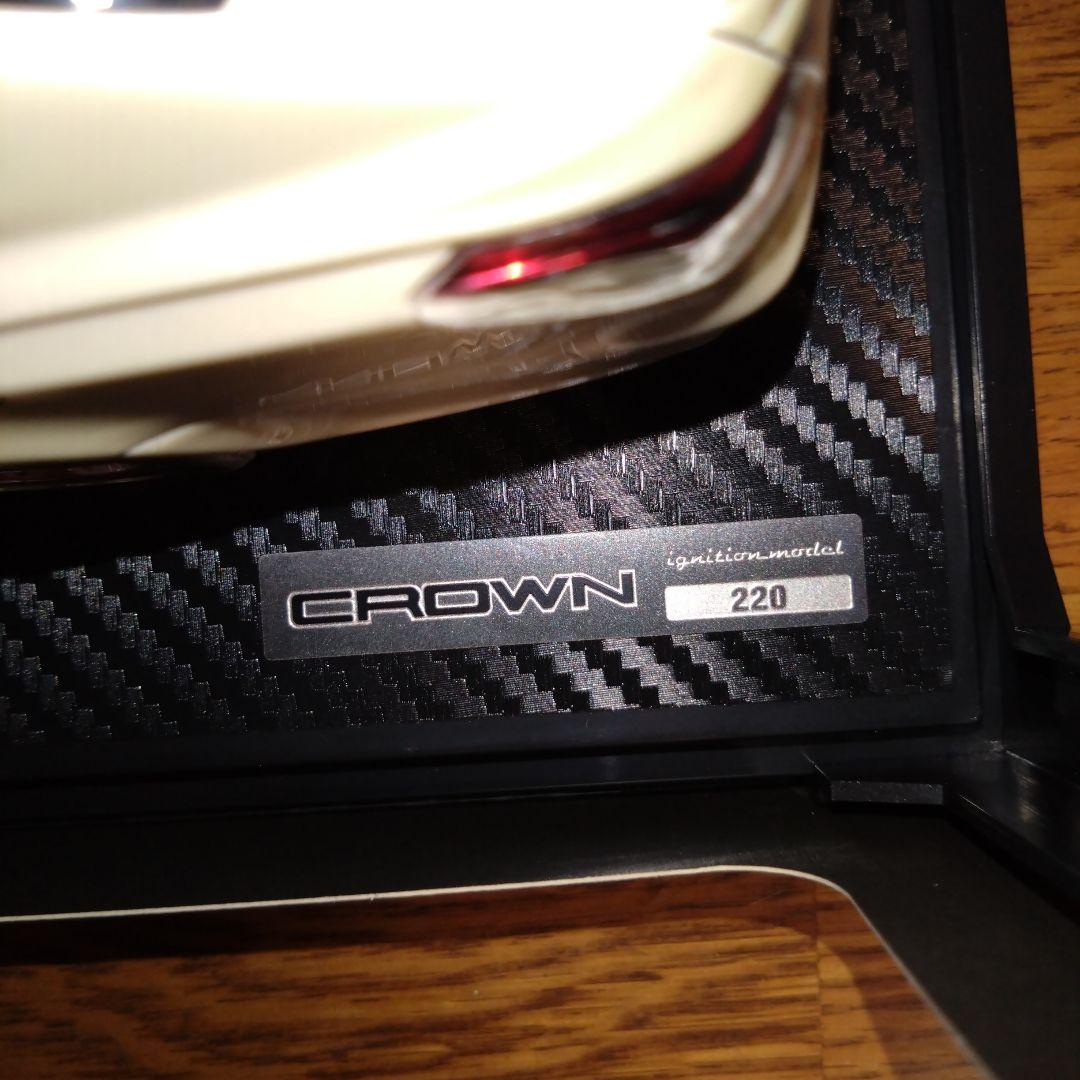 1/18 イグニッションモデル　トヨタ　クラウン（220）3.5L