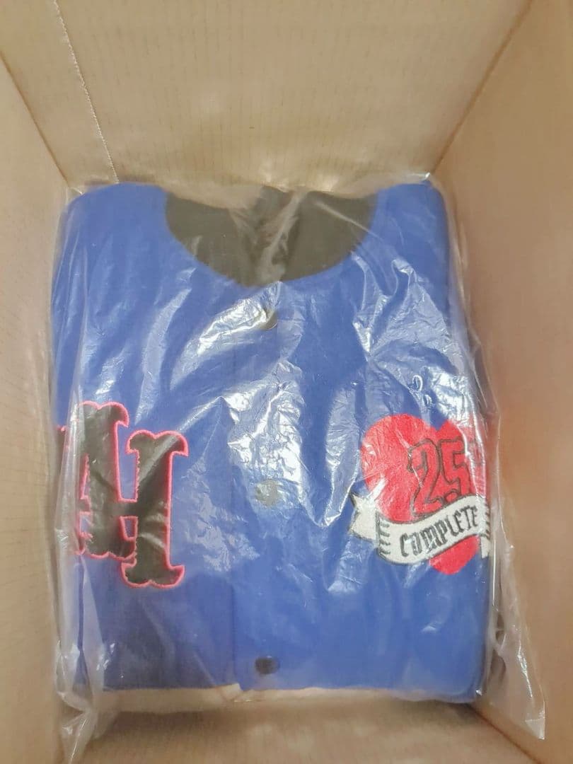 浜崎あゆみ 限定スタジャン&セーラームーン光るうちわ2点セット♪