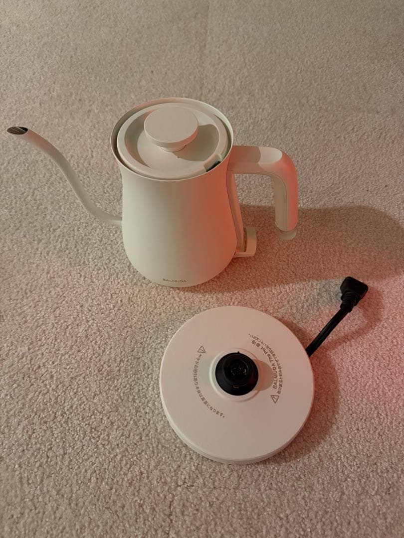 匠*様 バルミューダ　ポット白　利用一回のみ。　ほぼ新品