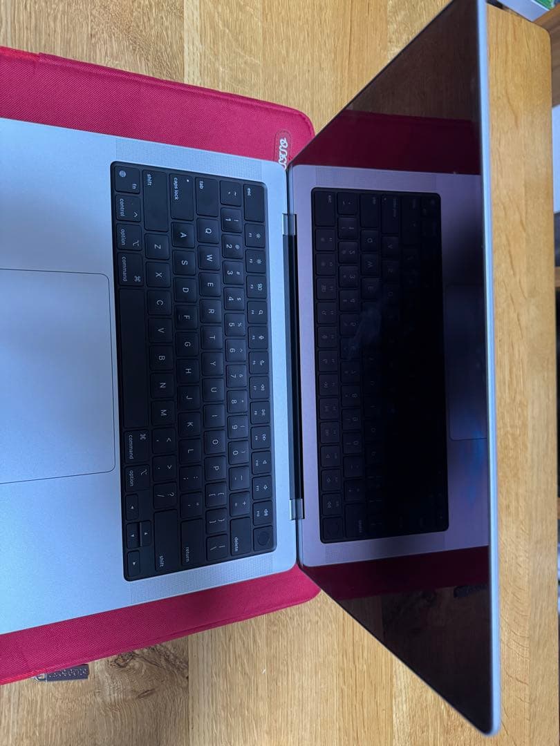 MacBook Pro 14インチ M3 / 512GB / USキーボード