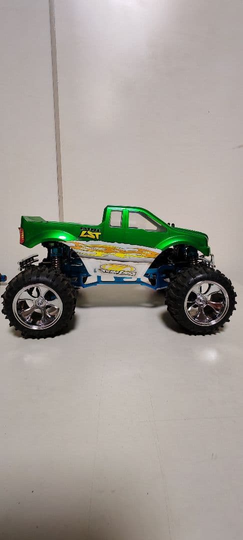 ☆team Losi／ミニＬＳＴ☆１／１８盆栽に☆部品取り２台セット✨