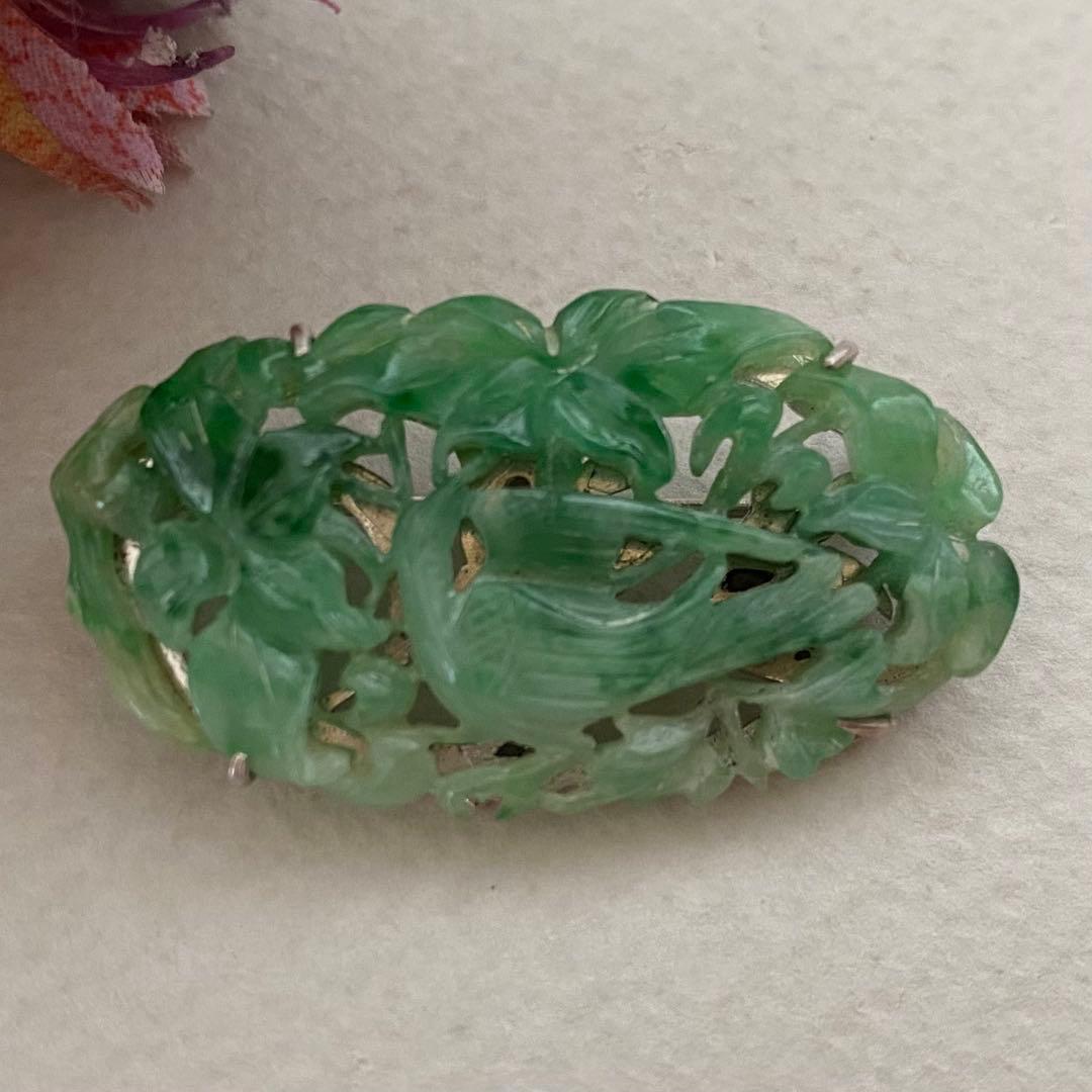 アンティーク翡翠ペンダント兼ブローチ　透かし柄の花鳥図透明感の良いロウカンタイプ