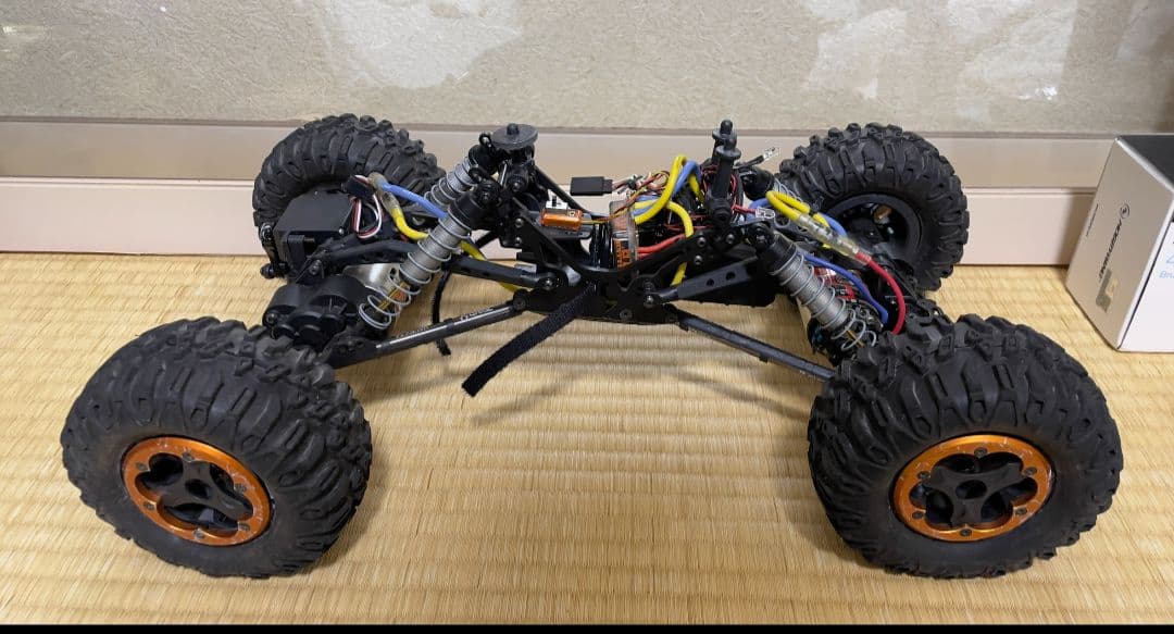 アキシャル XR10 高性能クローラー　1/10スケール　メカ付き