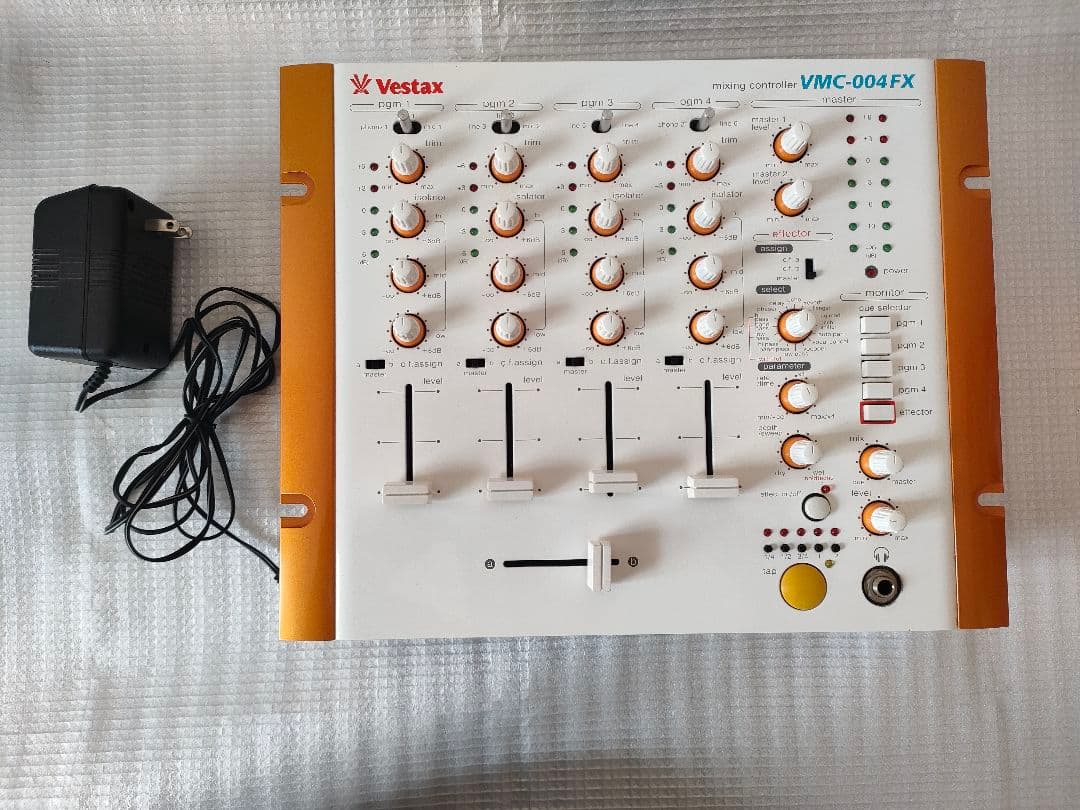 Vestax VMC-004FX DJミキサー 本体