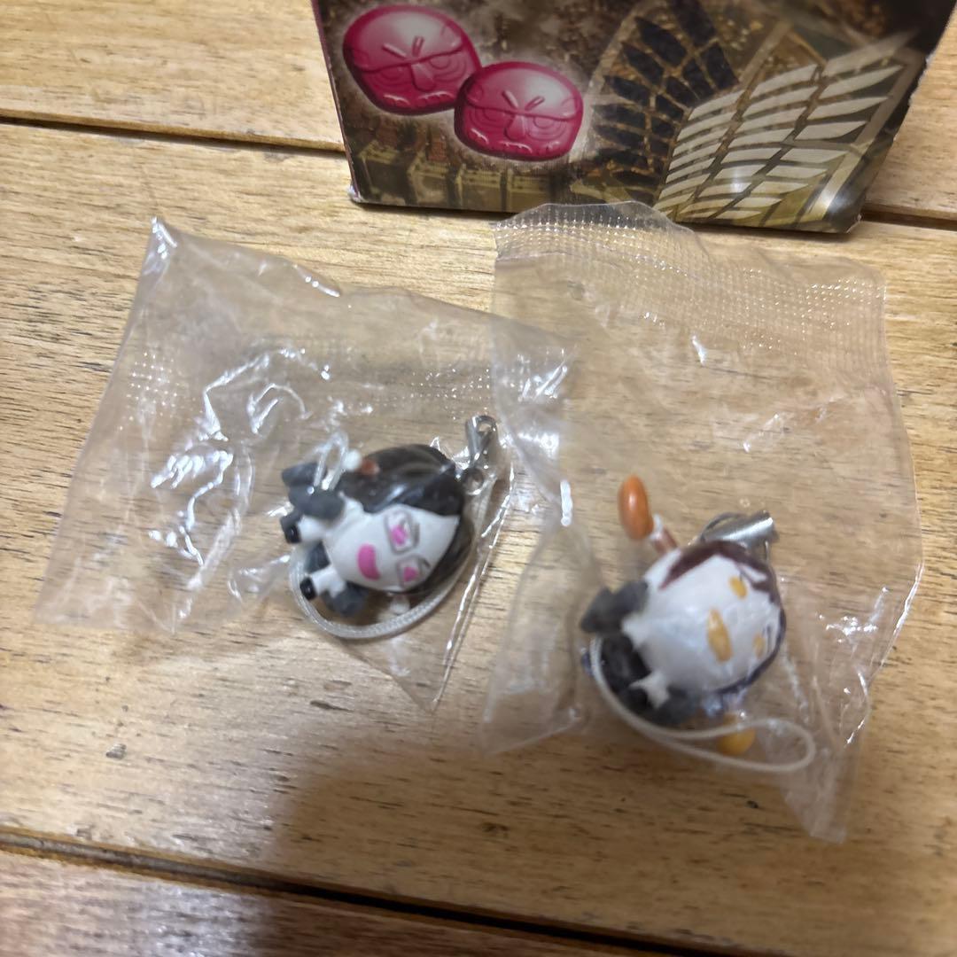 進撃の巨人 非売品など色々セット(クリアファイル6枚・缶ケース5点メモ帳4点等)