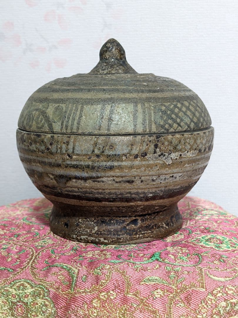 ♦古陶磁 安南染付 マンゴスチン 掛分け蓋物 サワンカローク 宋胡録 骨董品