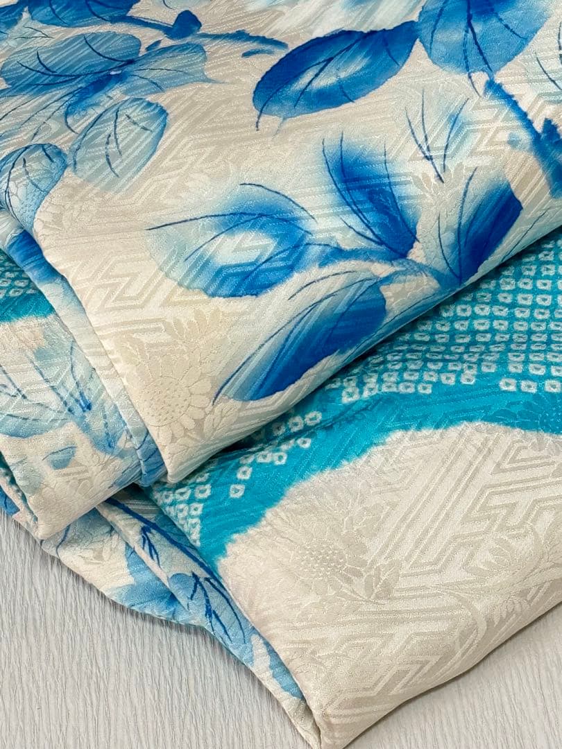 [ヴィンテージ] 振袖　正絹　白　水色　鹿の子絞り　成人式　結婚式　礼装　高身長