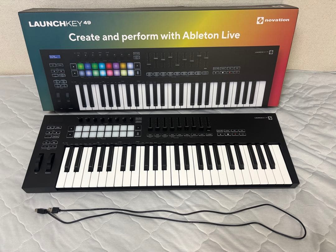 NOVATION Launchkey 49 MK3 MIDIキーボード　箱あり