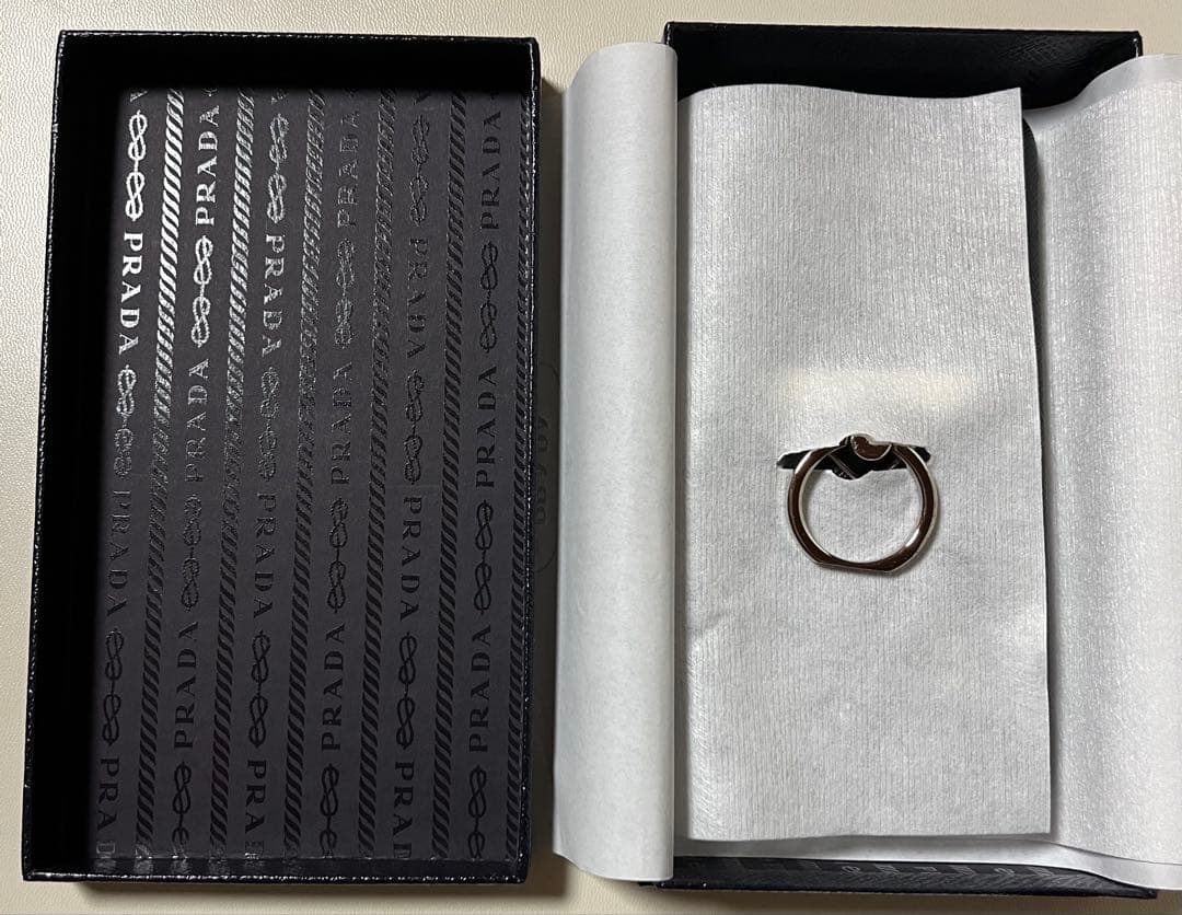 【新品】プラダiPhoneケース★バンカーリング★スマホケースPRADAブラック