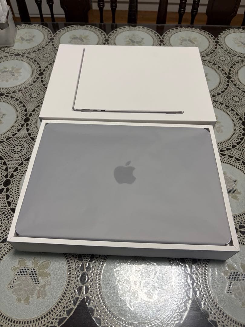 極美品Apple MacBook AIR M3、13.6インチ(KTM)