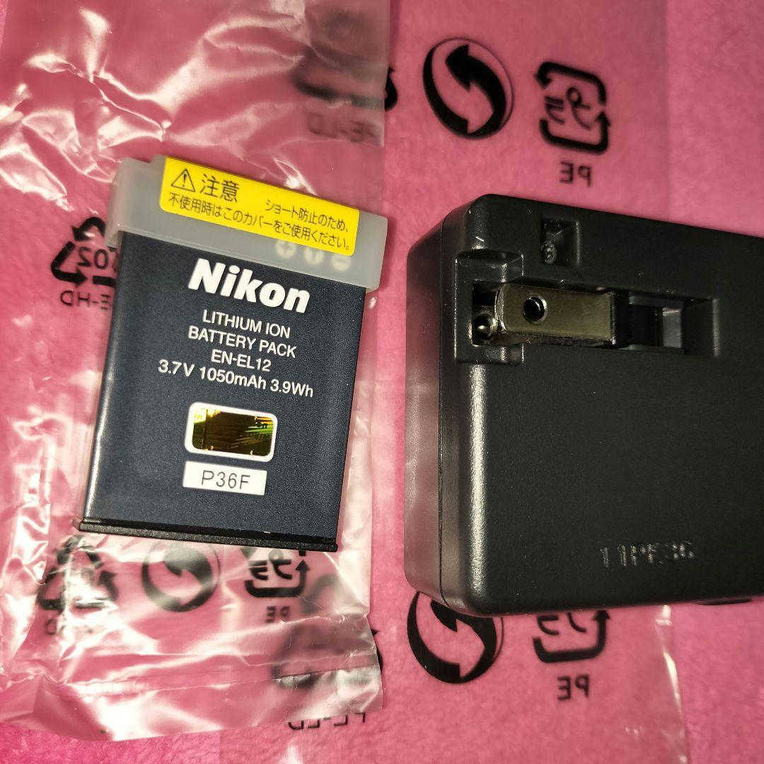 Nikon COOLPIX S8200 ブリリアンレッド　赤　デジタルカメラ
