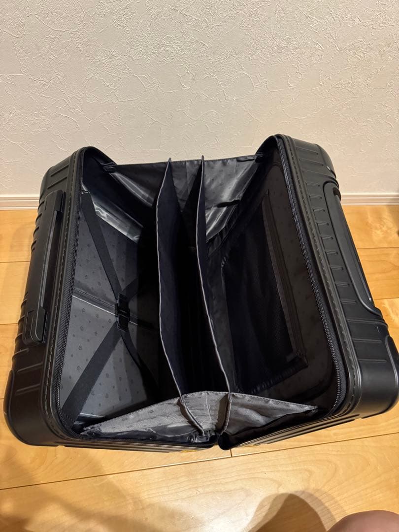 RIMOWA コンパクト