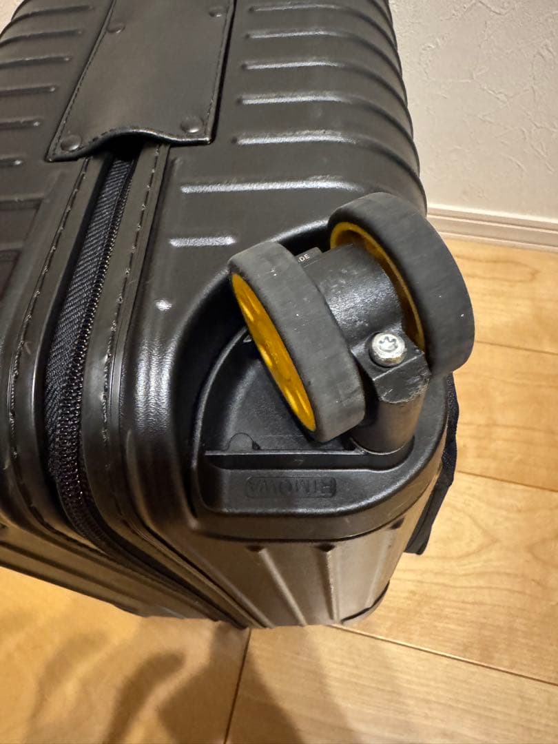 RIMOWA コンパクト