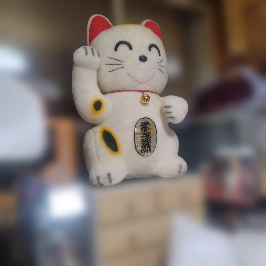 特大招き猫です。