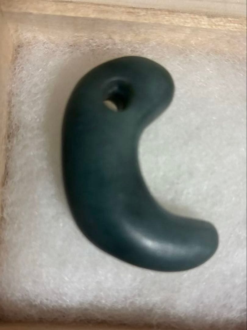 勾玉　出土品　翡翠　青勾玉　縄文期　弥生期