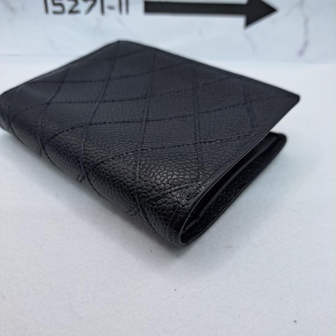 CHANEL　ワイルドステッチ　ブラック　二つ折り財布　折り財布　キャビアスキン