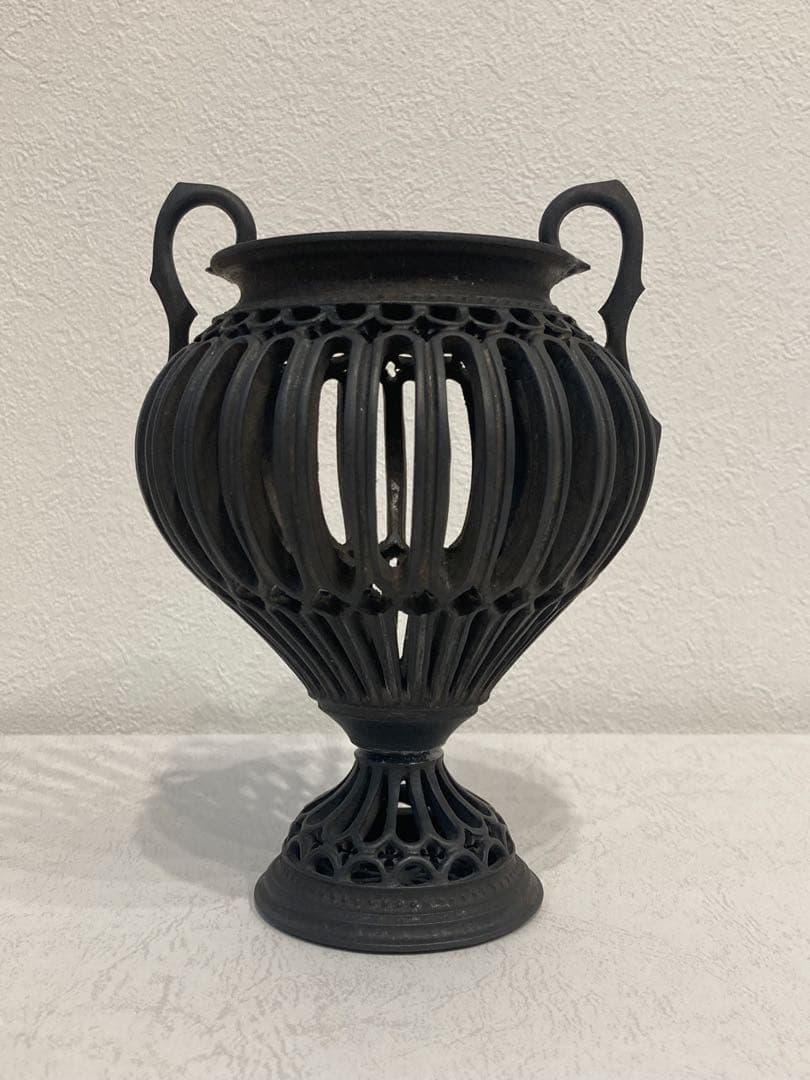 伊藤剛俊さん　透彫花器