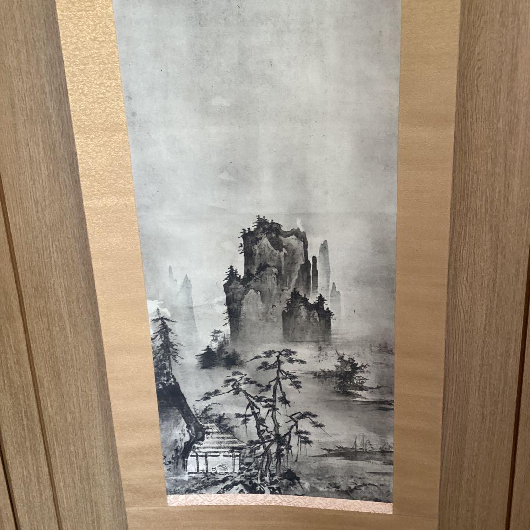 紙本水墨画賛　　【室町期】　水墨画に僧　三名賛　　共箱　　軸先良品　　548