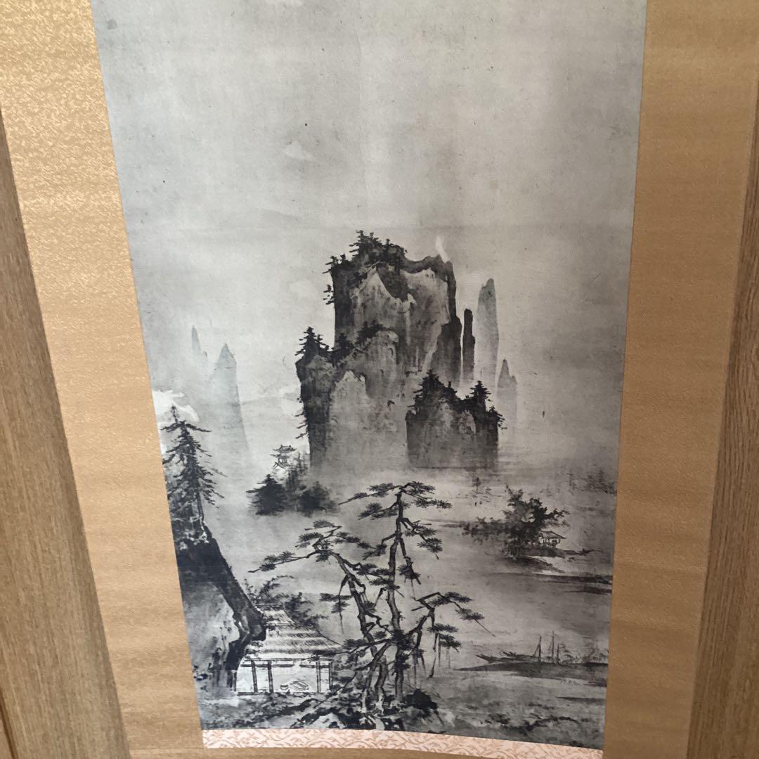 紙本水墨画賛　　【室町期】　水墨画に僧　三名賛　　共箱　　軸先良品　　548