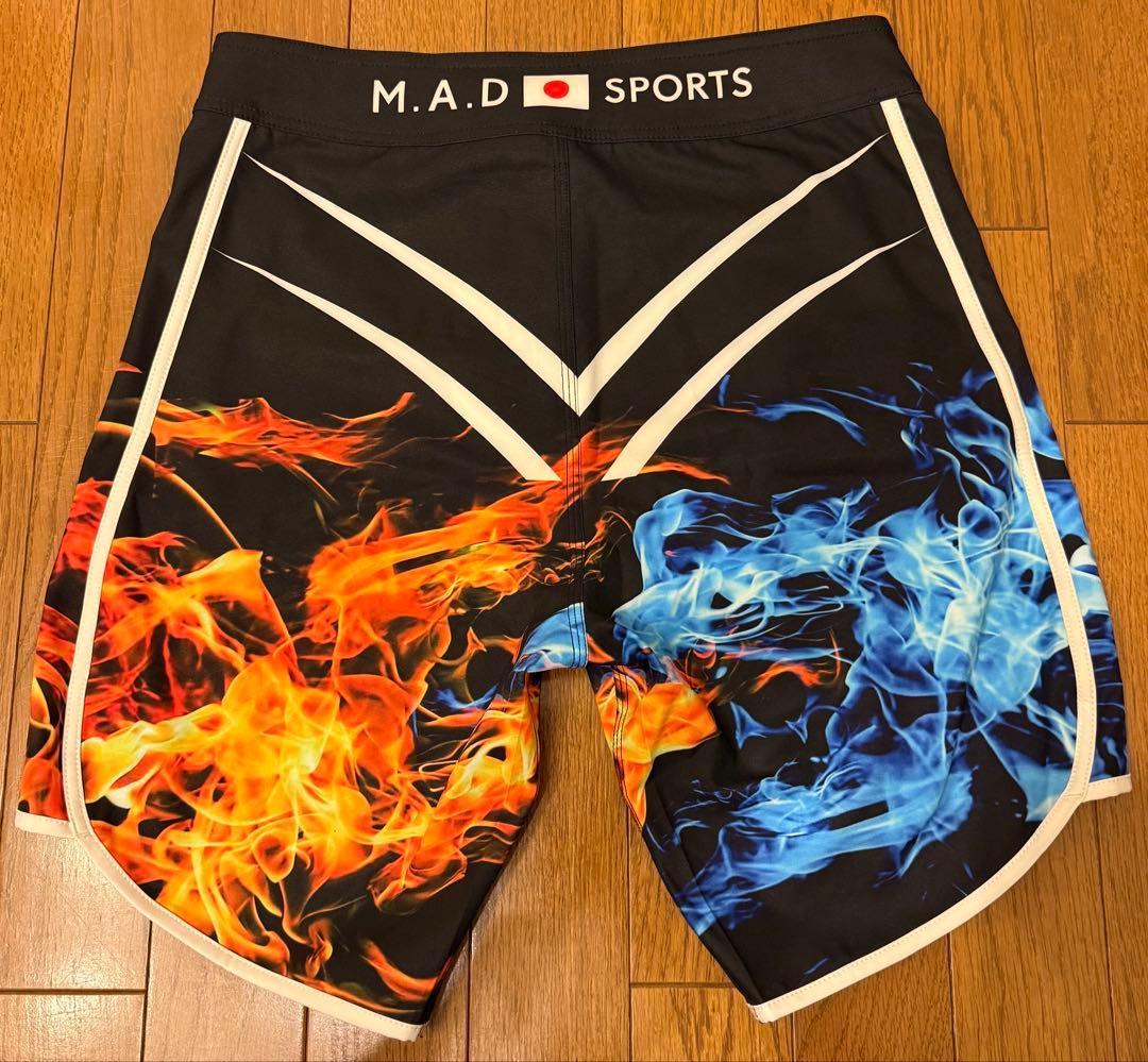 【ちいかわ】M.A.D SPORTS サーフパンツ 水着 26サイズ