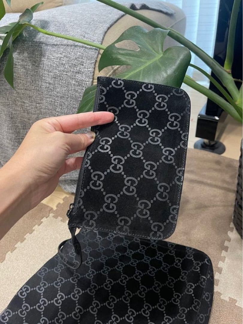 あき　GUCCI ブラック スエード　GGパターン ショルダーバッグ