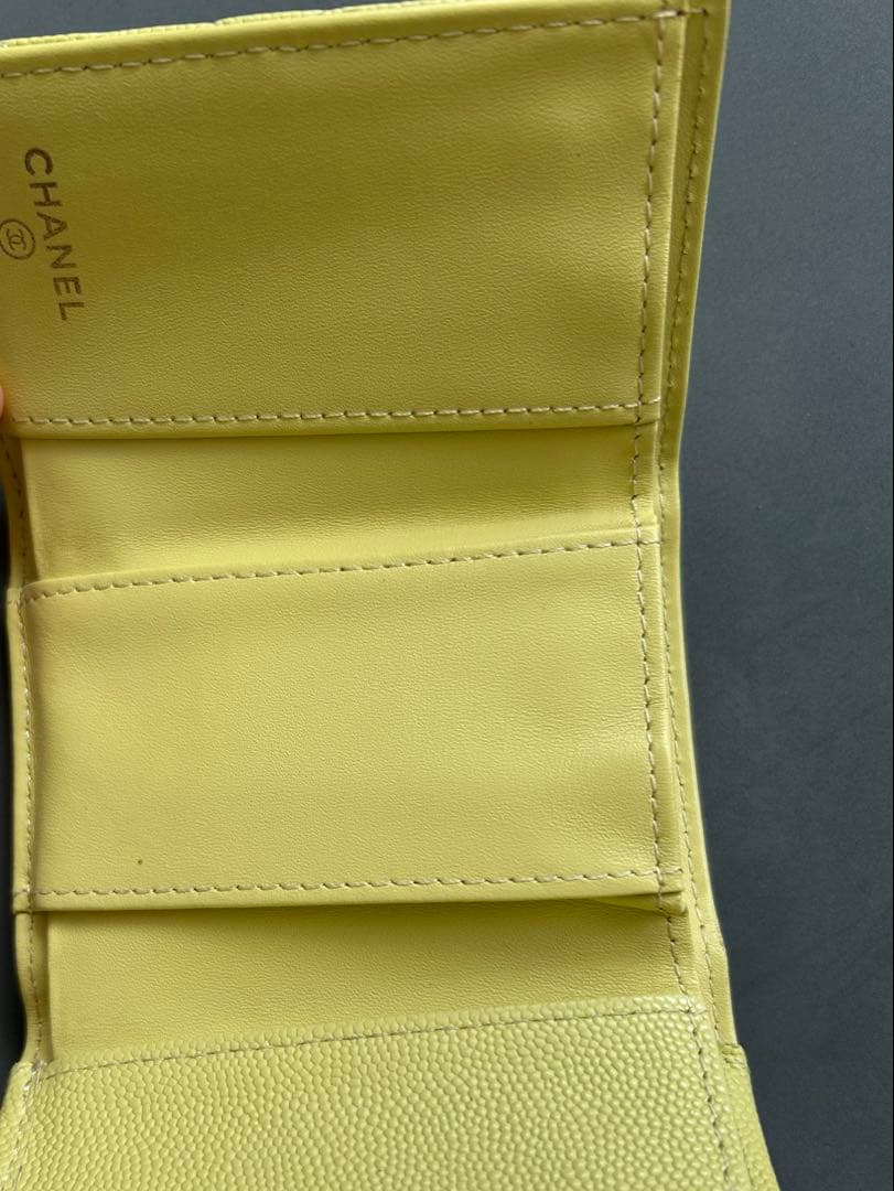 イエロー 三つ折り財布 マトラッセ イエロー