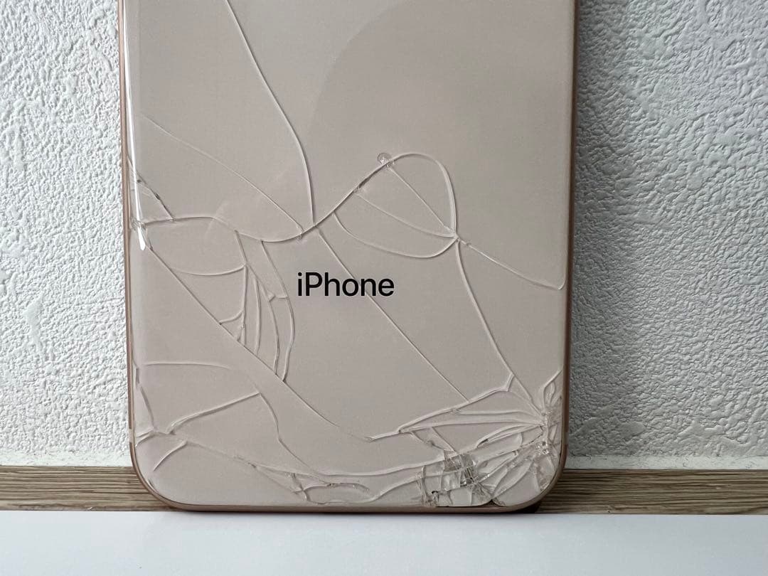 Apple iPhone8 ゴールド256GB ジャンク　動作問題なし