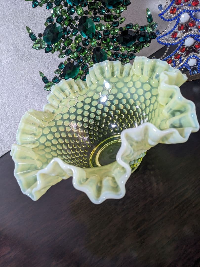 フェントン　ウランガラス　ヴァセリン　ホブネイルオパルセント　ラージフリルボウル