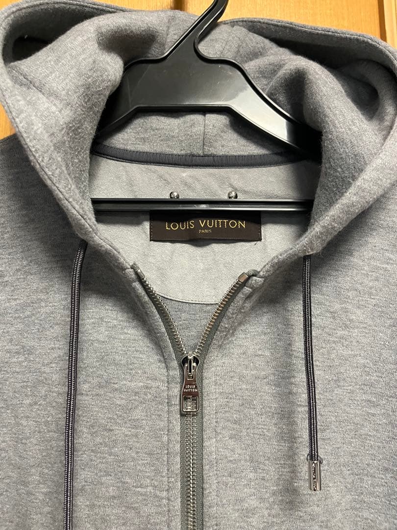 美品⭐︎LOUIS VUITTONのフルジップパーカー　メンズS