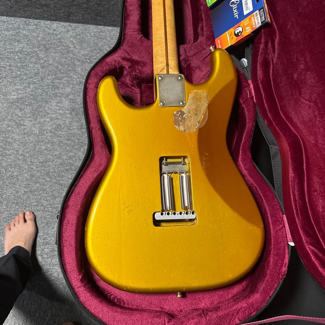 オールゴールド ストラトタイプ　個人制作　セミハードケース(ほぼ新品)弦、付き