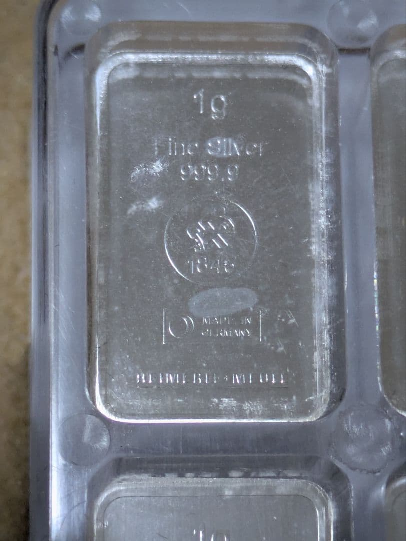 1グラム純銀100枚ケース入り