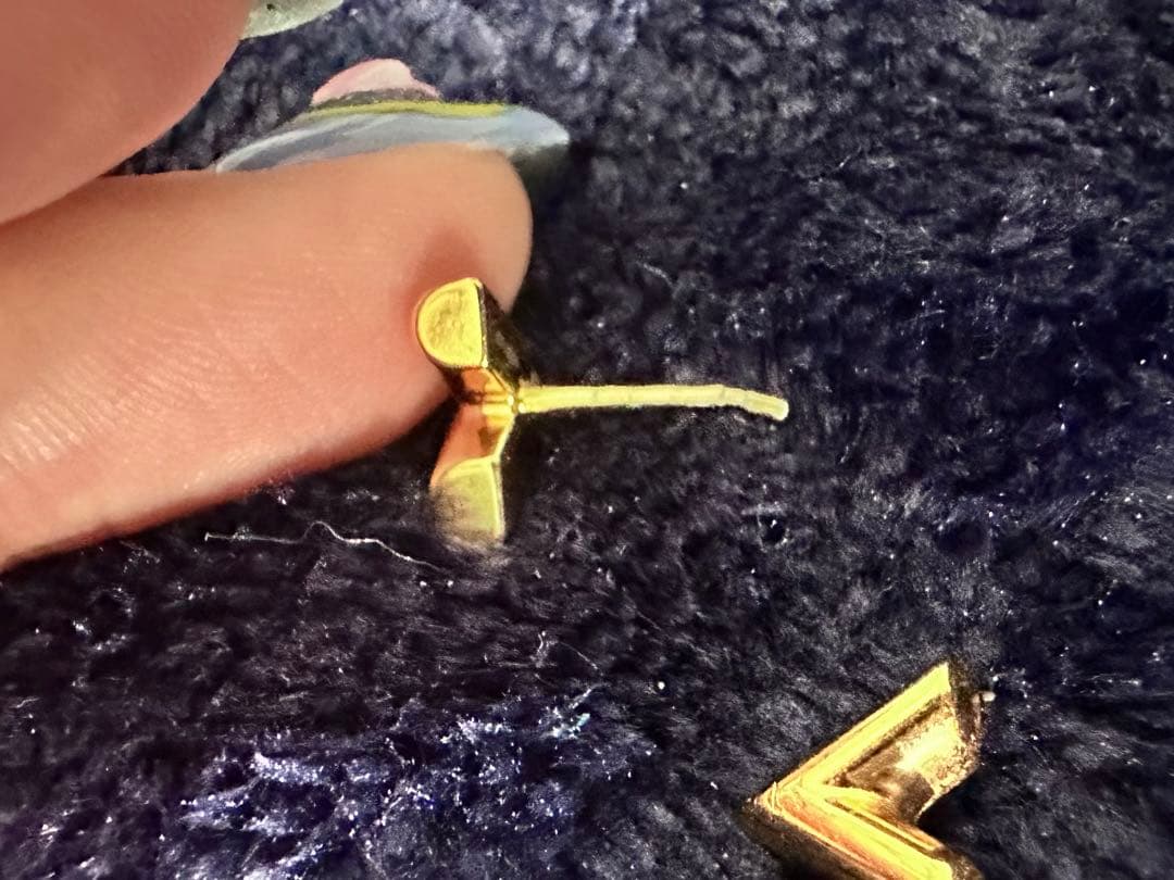 る*◎様 ルイ・ヴィトン　(ピアス・エセンシャルV)