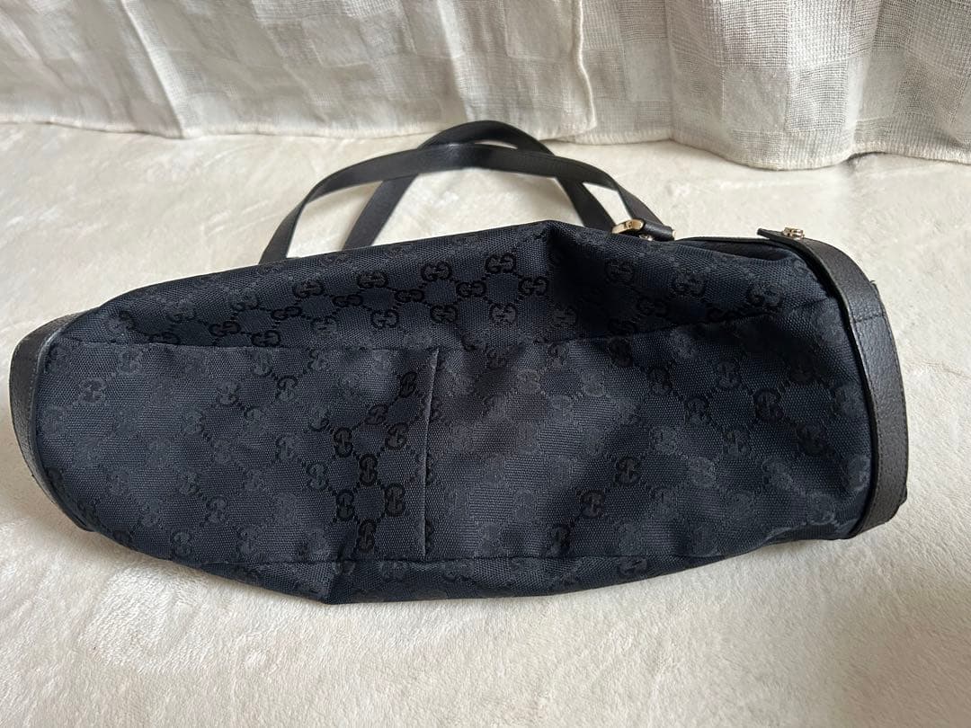 Ｐ　GUCCI トートバック　黒GGキャンバス