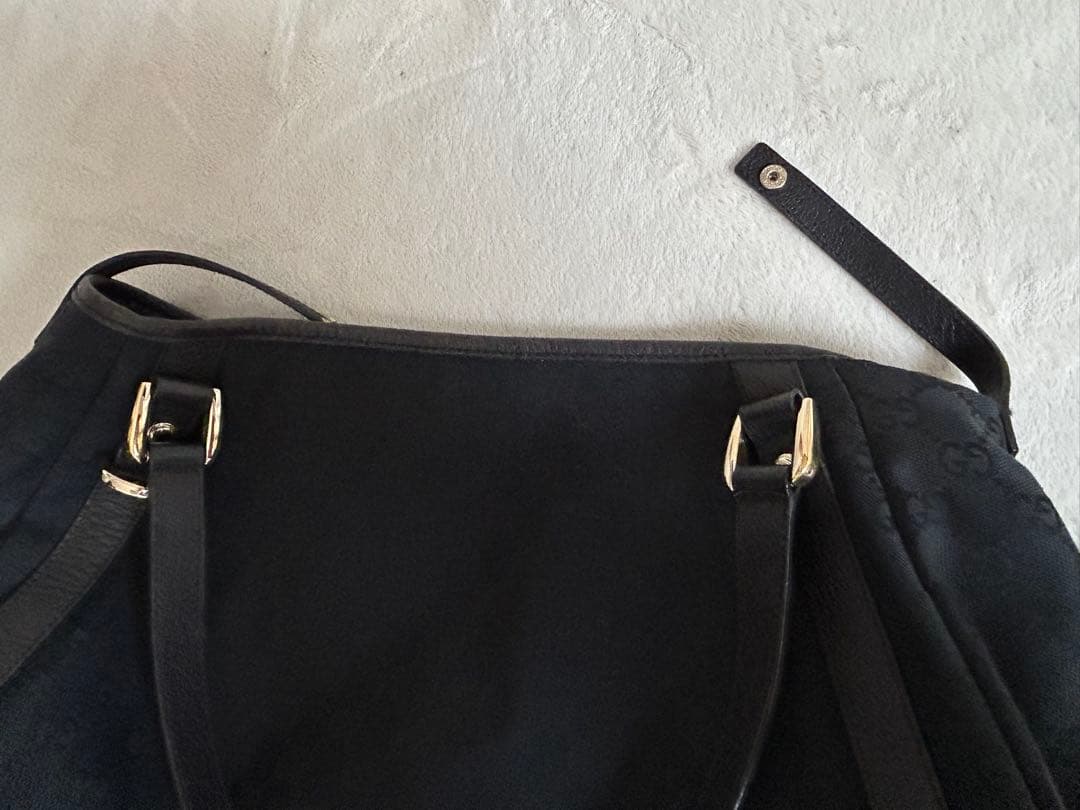 Ｐ　GUCCI トートバック　黒GGキャンバス