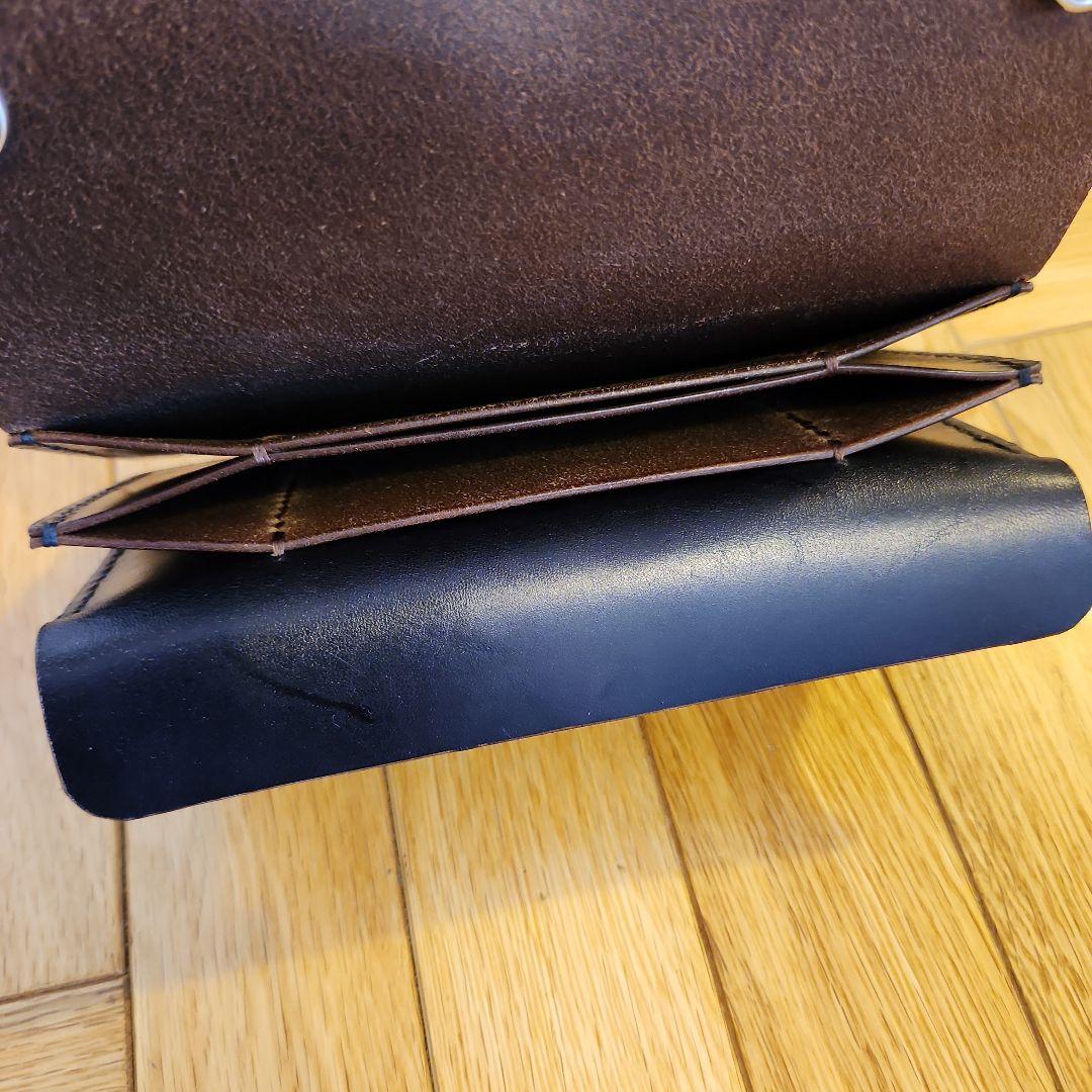 トラッカーウォレット　ブラック　茶芯　ホースバッド　新喜皮革