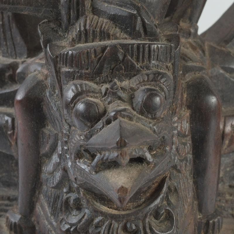 バリ島　インドネシア　木彫　ガルーダ像　置物　V　9380