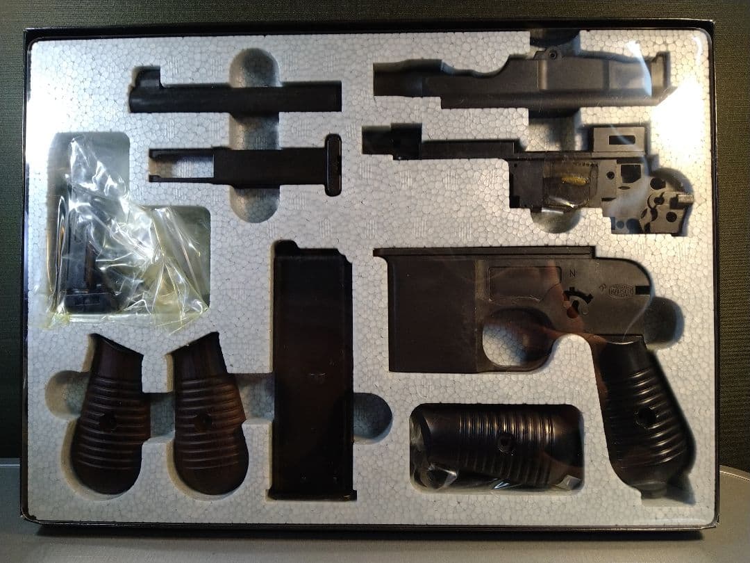 希少な未開封！マルシン製モーゼルM712　8mmBB　ブローバック組立式！