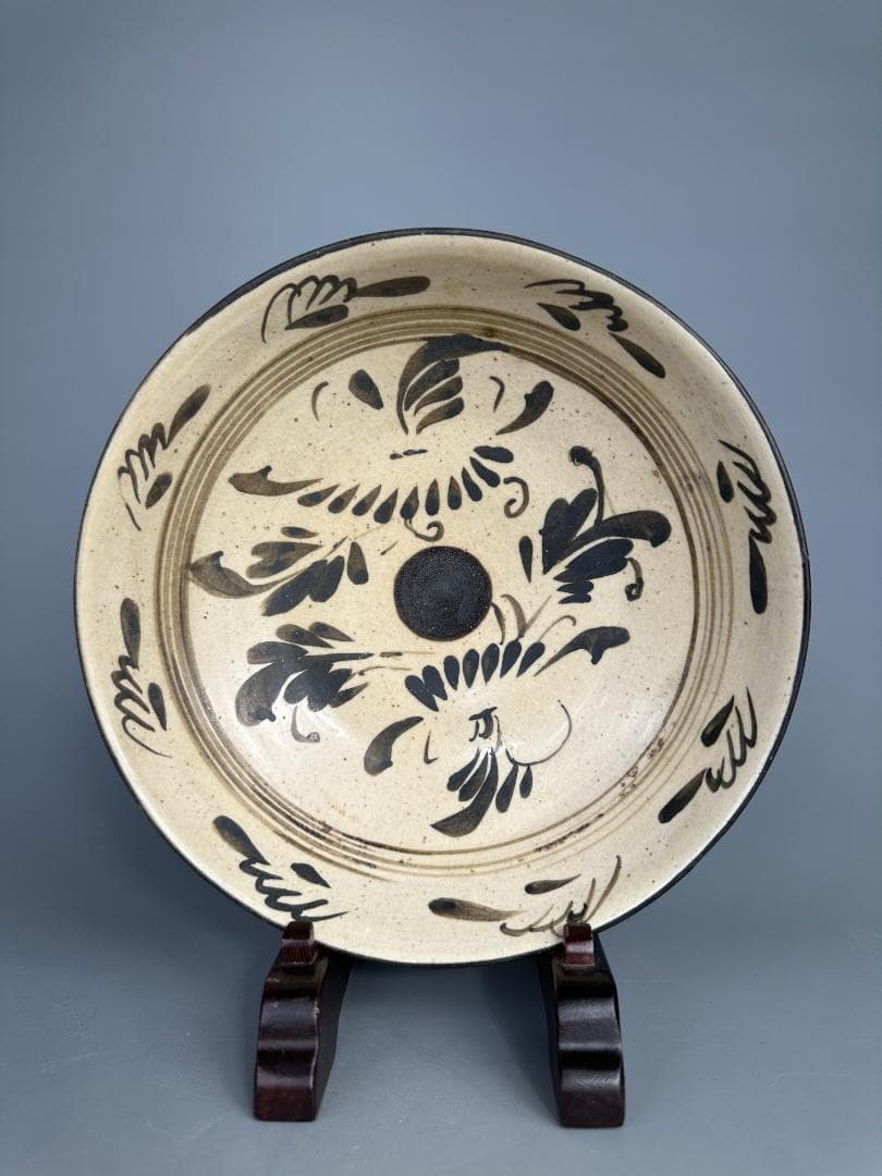 中国美術　元時代 ～ 明時代　磁州窯　唐草文盤皿　美品　古物　唐物　茶道具　鉢
