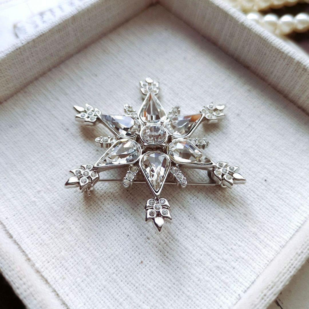 MMA メトロポリタン美術館 スノーフレーク ブローチ 雪の結晶 スワロフスキー