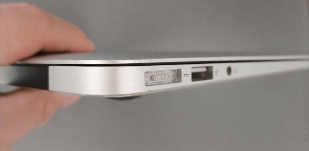 MacBook Air 2013 11インチi5 8GB 256GB Dual