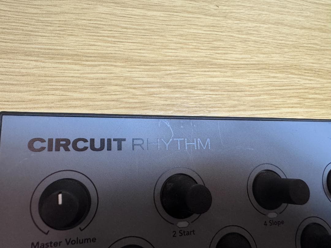 NOVATION / Circuit Rhythm サンプラー リズムマシン