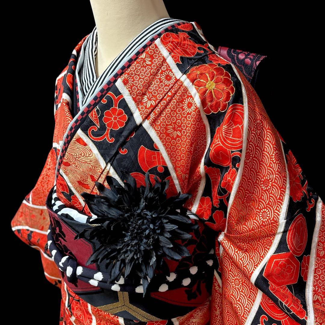 (あ996)赤黒白金 祝い柄の荒波のような斜めストライプ振袖㊗️⑤点セット