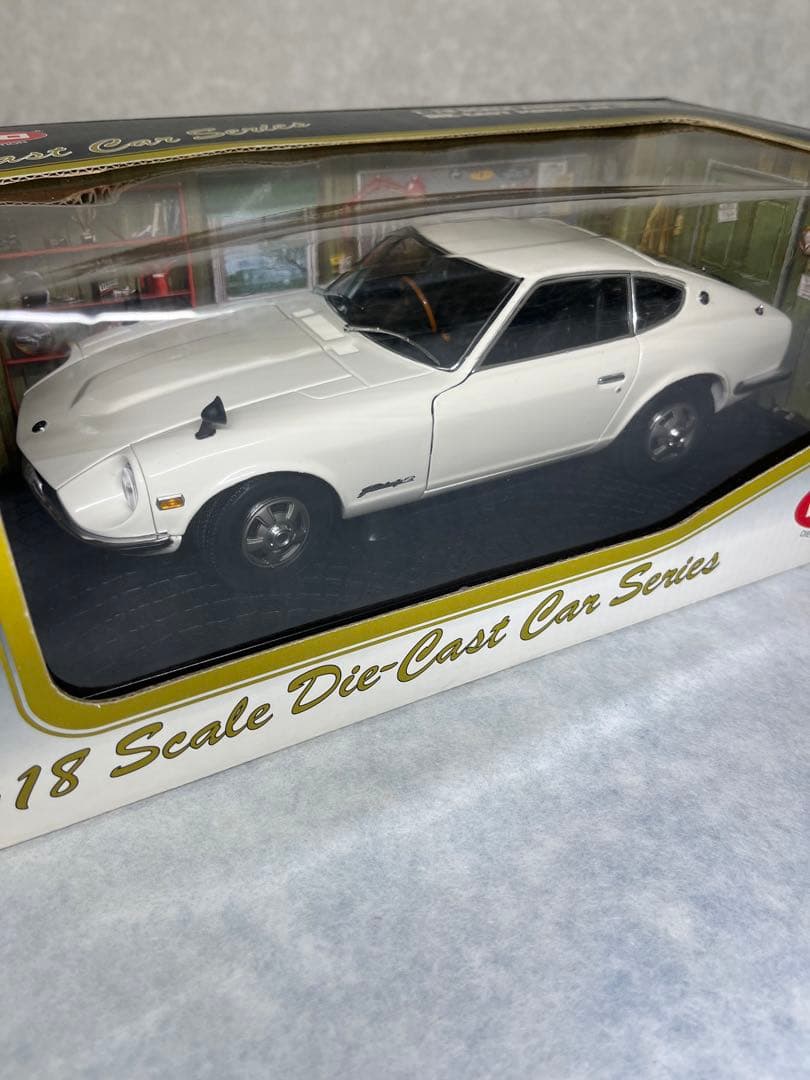 京商　フェアレディ Z -L ホワイト　白　ゼット　1/18  キョウショウ