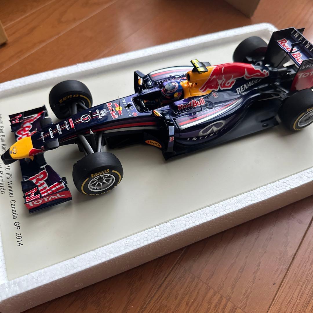 spark スパーク　RB10 ダニエルリカルド　レッドブル ケース付き